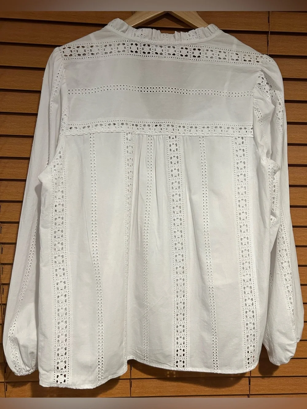 NWT Time and Tru White Eyelet Button-Up Peasant Blouse size Large - Picture 2 of 10